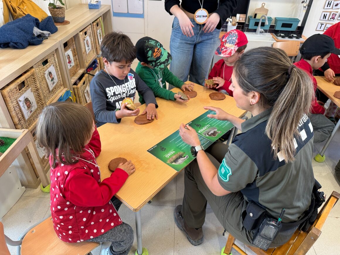 “Taller de petjades” amb els Agents Rurals